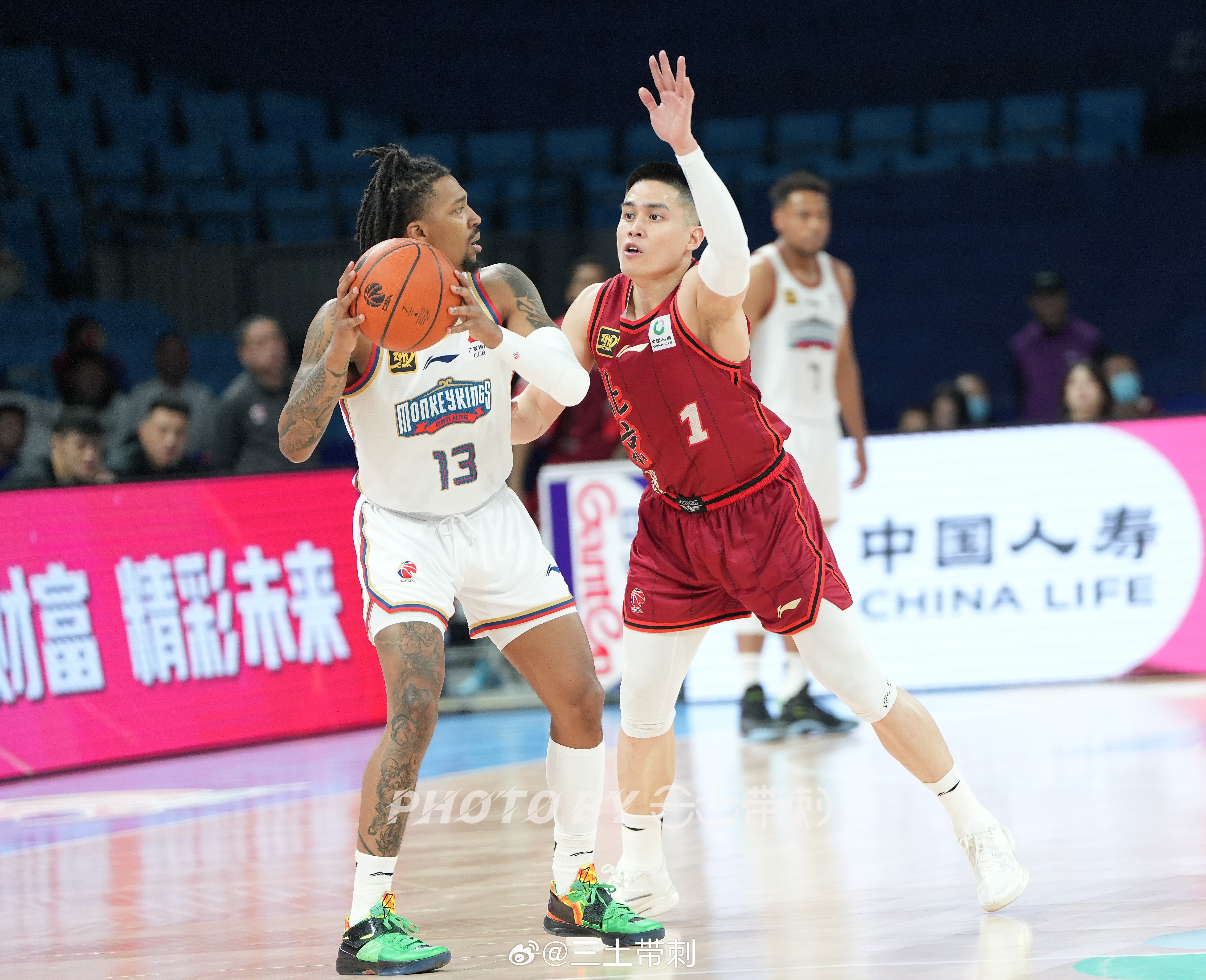 北京男篮战胜广州队，表现抢眼场场取胜(北京男篮对广东男篮比赛谁赢了)