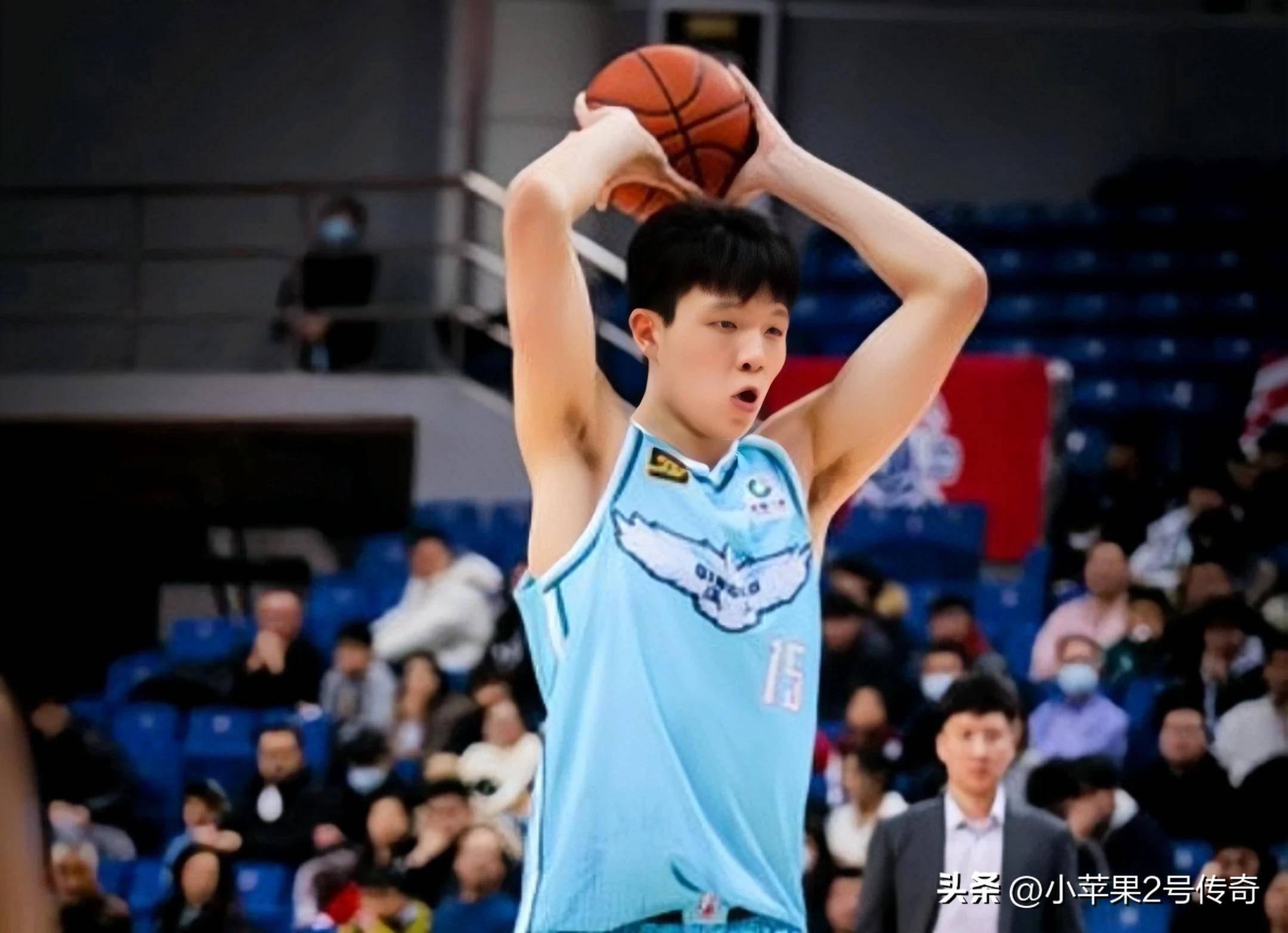 杨瀚森17+18青岛击败山西周鹏29分深圳胜福建