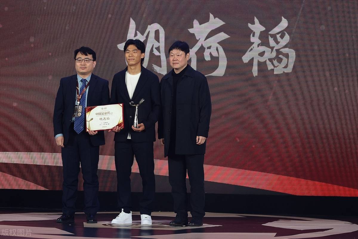 蓉城夏窗操作势在必行胡荷韬预计至少