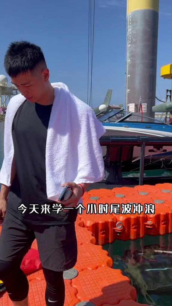 关于北京队球员方硕社媒更新休赛期日常：方贝儿历险记的信息