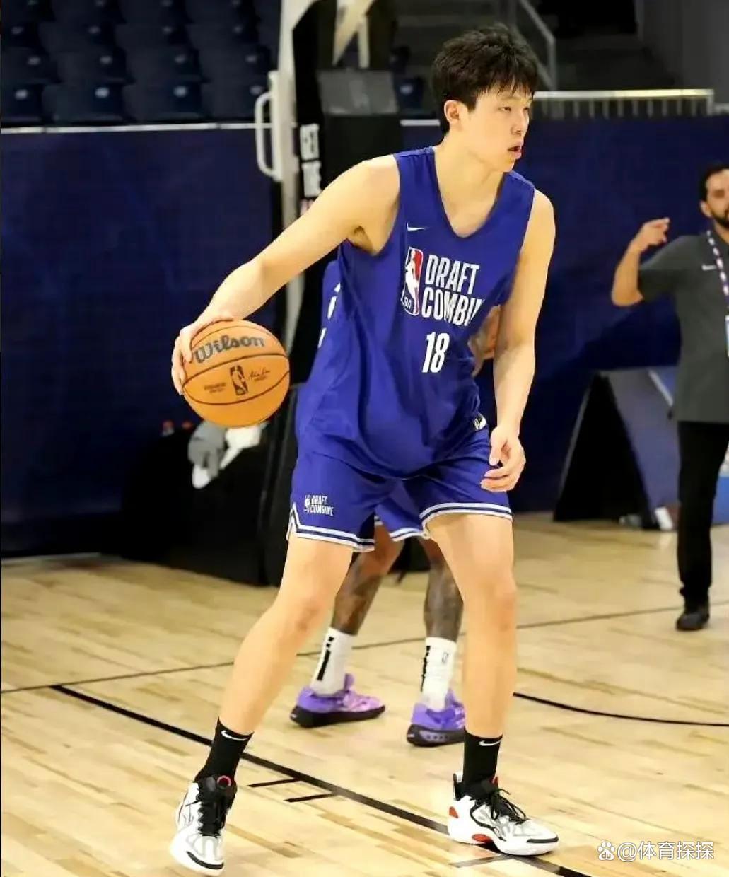 包含杨瀚森投篮训练和健身房锻炼回顾，新赛季预计担任替补中锋的词条